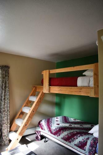 Exit Glacier Lodge