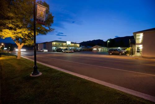 Shady Motel