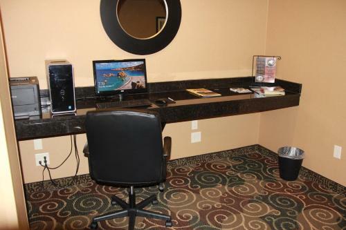 Hotel Castle Rock Inn & Suites - Quinter