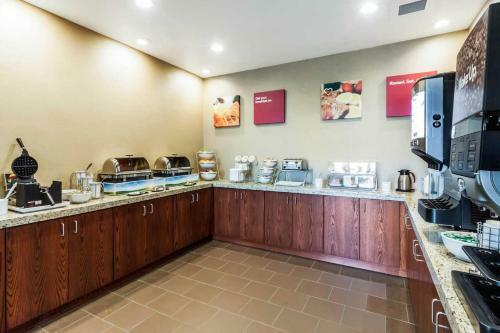 Hotel Comfort Suites Brookings
