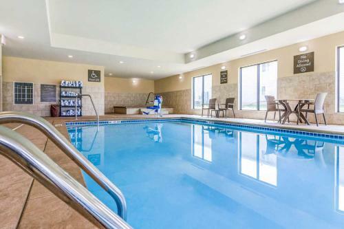 Hotel Comfort Suites Brookings