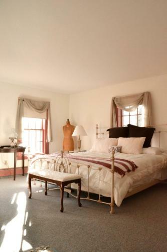 Timber Post Bed & Breakfast