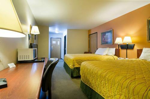 Hotel Rodeway Inn Larned