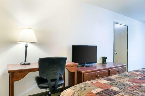 Hotel Rodeway Inn Larned