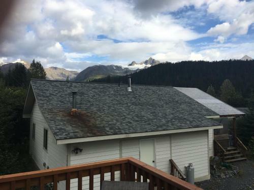Glacier Creek Cabins