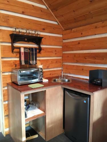 Glacier Creek Cabins