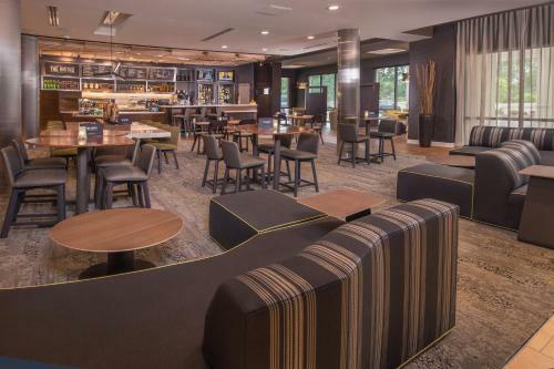 Hotel Courtyard By Marriott Hershey Chocolate Avenue
