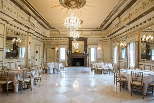 Hotel Kentucky Castle
