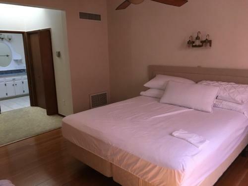 Hotel Burgess