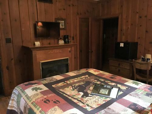 Hotel White Pines Resort