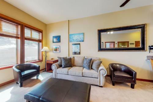Eagle Springs East 107: Lady Fern Suite