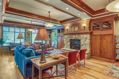 Eagle Springs East 107: Lady Fern Suite