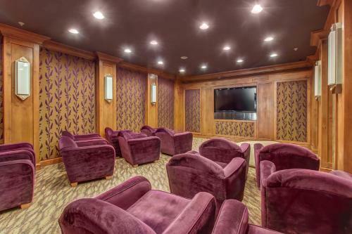 Eagle Springs East 107: Lady Fern Suite