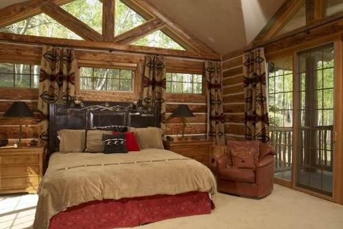 Tall Timbers Lodge