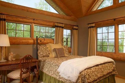 Tall Timbers Lodge