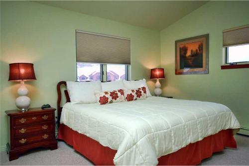 Iron Oak Duplex I