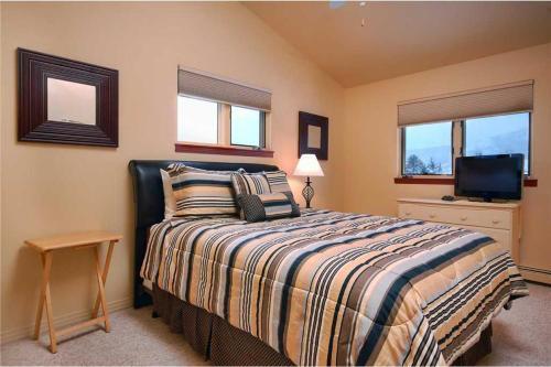 Iron Oak Duplex I