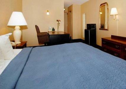 Hotel Econo Lodge Inn & Suites