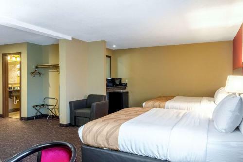 Hotel Aloha Inn & Suites