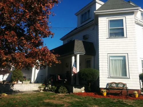 Ch�teau Sur Mer Bed & Breakfast