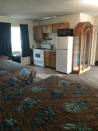 Lazy U Motel