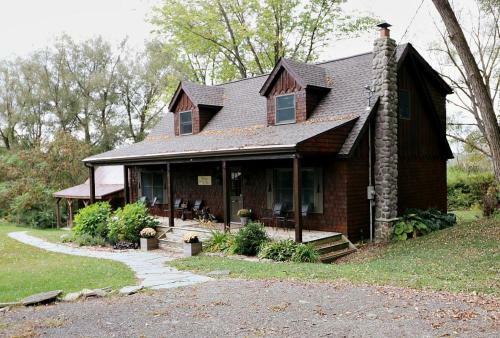 Reed Hill Cabin