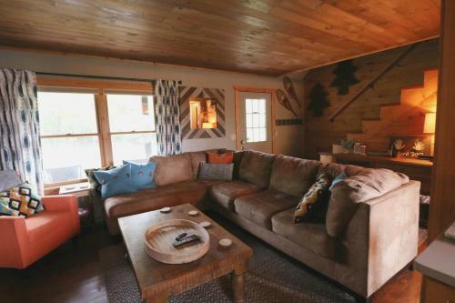 Reed Hill Cabin