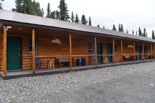 Backwoods Lodge