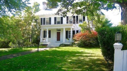 Bed & Breakfast Millbrook Country House