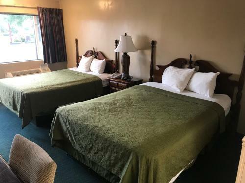 Hotel Travelers Inn
