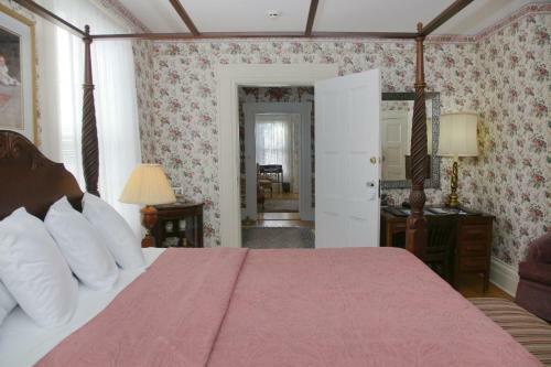 Bykenhulle House Bed And Breakfast