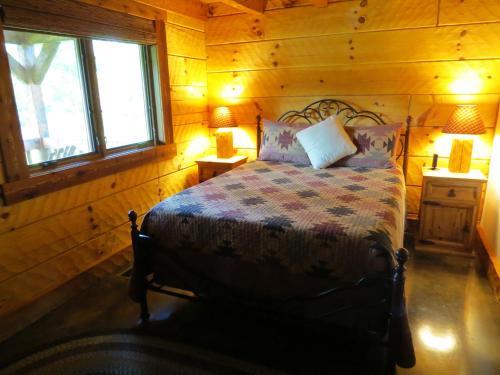Lodge Southern Comfort Lakeside Cabin Resort