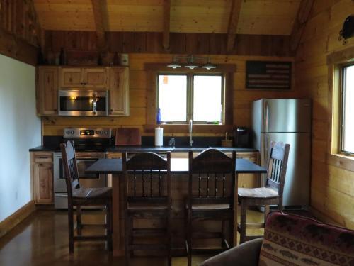 Lodge Southern Comfort Lakeside Cabin Resort