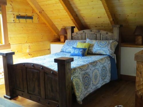 Lodge Southern Comfort Lakeside Cabin Resort