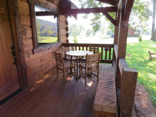 Lodge Southern Comfort Lakeside Cabin Resort