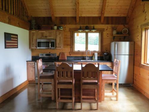 Lodge Southern Comfort Lakeside Cabin Resort