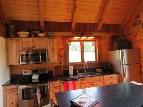 Lodge Southern Comfort Lakeside Cabin Resort