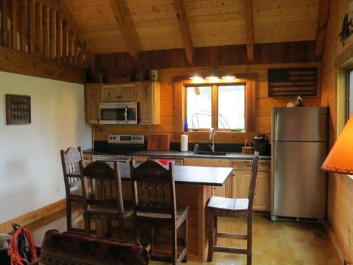 Lodge Southern Comfort Lakeside Cabin Resort