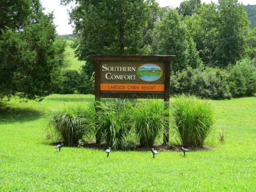 Lodge Southern Comfort Lakeside Cabin Resort