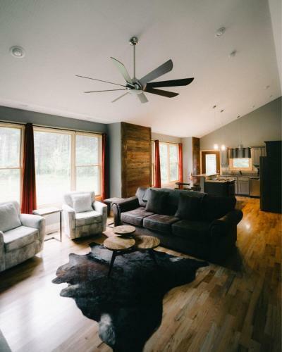 Evergreen - Hocking Hills Home