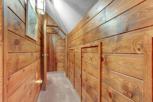 Conifer Lane - Lovely Woodland Setting