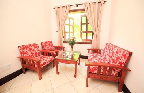 Hotel Gold Rooster Resort