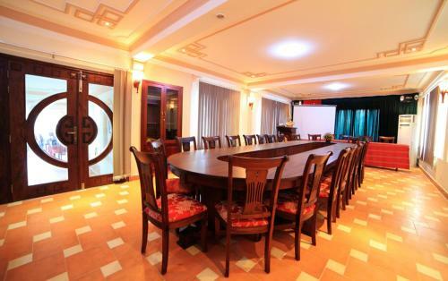 Hotel Gold Rooster Resort