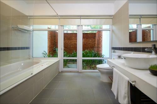 Hotel Tam Thanh Beach Resort & Spa