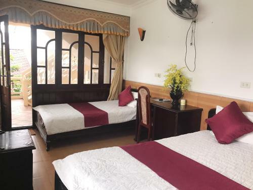 The Long Hotel