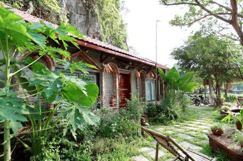 Anh Tuan Tam Coc Old Space Bungalow