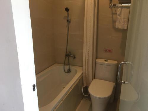 Hotel Kh�ch S?n Hi?p Y?n