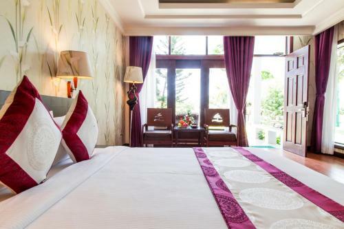 Hotel Carmelina Beach Resort