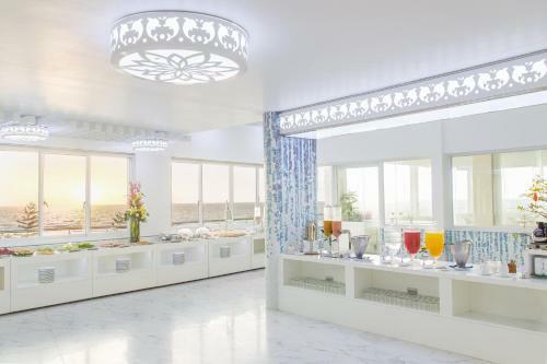 Hotel Carmelina Beach Resort