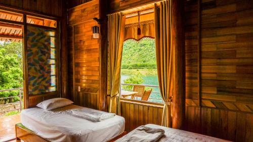 Phong Nha River House
